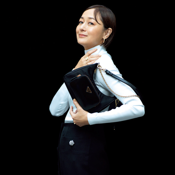 【富岡佳子さん　リュクスなバッグ】プラダの進化しつづけるアイコンバッグ