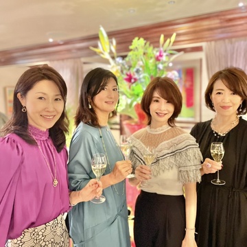 銀座シャンパンバーのパーティへ。