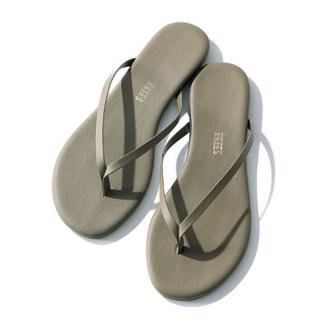 毎日履きたくなるほどの心地よさ「TKEES」レザービーチサンダル