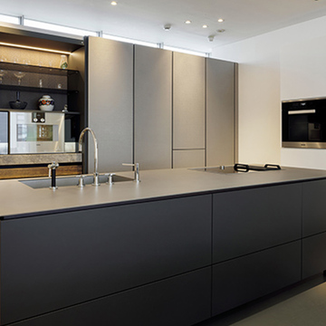 【今行くべきキッチンショールーム】ジャパンメイドの機能美「アムスタイル」のショールーム