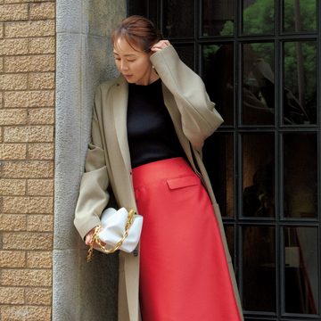 【タイトすぎないタイトスカート】重心高めのポケットで華やかに体型カバー