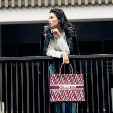 ハイブランドの遊び心が旬！大人に似合う大きめトート　五選