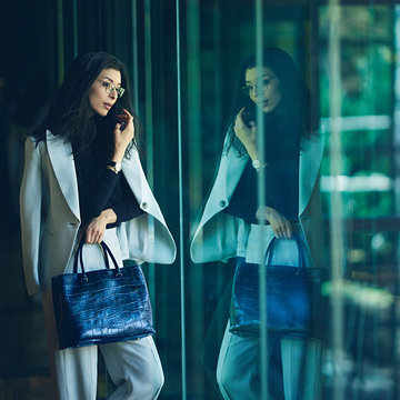 クロコ型押しレザーが重厚感を演出！「ポール・スチュアート」のお仕事バッグ