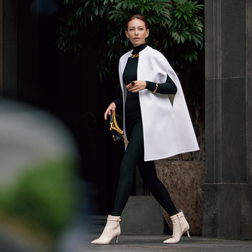 ヴァレンティノのフェミニンな白ブーツで秋コーデを今年顔に【この秋履きたい女優靴】