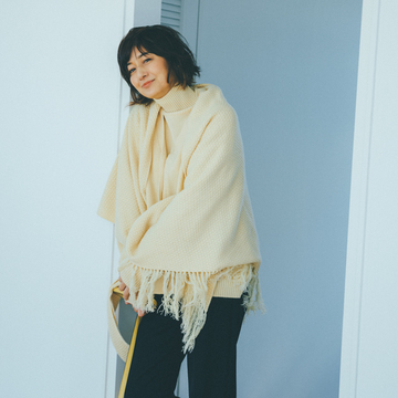 冬はきれい色のニットで会う人にもポジティブな刺激を！【富岡佳子の最愛ベーシック】