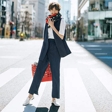 セットアップでこなれ感アップ！「ゆったりジレ×人気のテーパードパンツ」で旬のスタイルが完成