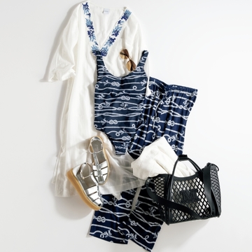 セットアップやワンピースで完成！マックスマーラの水際コーデ【大人の水着スタイル】