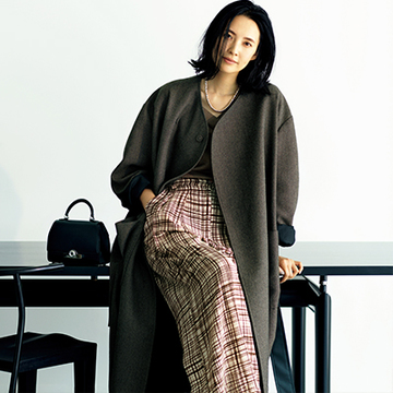異なる素材感をミックスしたブラウンのワントーンコーデ【村山流秋の最旬スタイル5】