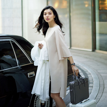 着崩れが気にならないワンピースで帰りの空港へ【出張着回しコーディネート】