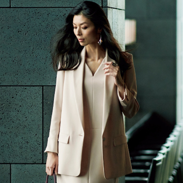 “モーブピンク”のセットアップで女性らしく華やかに【ジャケット×ワンピーススタイル④】