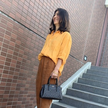 MilaOwen鮮やかイエローリネンシャツ 横浜中華街ランチ♬