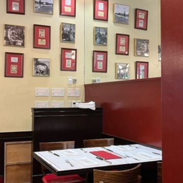 パリを感じるお店でした