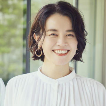 くせ毛やうねりを“おしゃれに”生かせる、ミニボブに注目【50代髪型・ヘアスタイル】