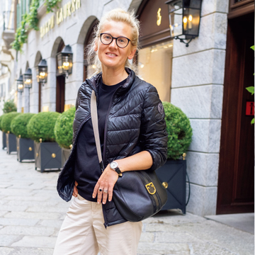 【ミラノマダムの冬スタイルSNAP】ダウンは「ショート丈」！ 切れ味よく、かっこよく