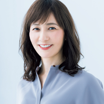 ナチュラルな毛束感の“短め前髪”でぺったりを回避できるミディアムヘア【50代髪型・ヘアスタイル】