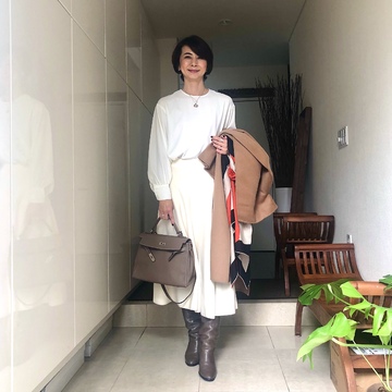 祝成人ディナーはホワイトコーデで