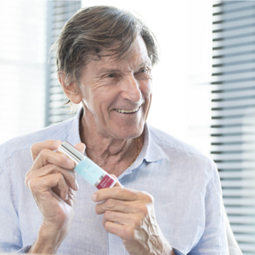 「エンビロン」がゆらぐ大人の肌に響く理由　開発者のDr.デス、来日インタビュー