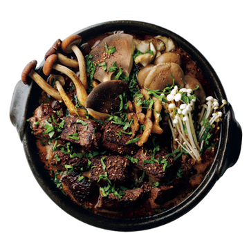 牛肉に炒めた花椒のうま味と辛み！ “和牛と花椒の香り鍋”【絶品鍋レシピ28days】