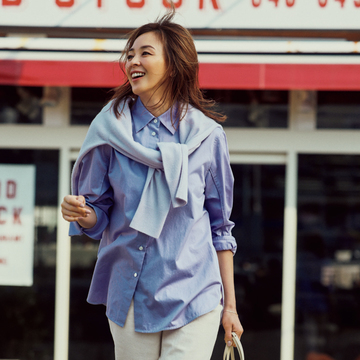 【50代に似合うデニム】ボーイズ系テーパードは大人のこなれ感が増すアイボリーで