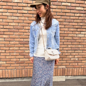 キラキラビジュー☆のデニムジャケット