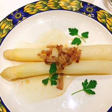 ちょっとお洒落をして旬のお料理を食べに隠れ家フレンチのお店へ♫