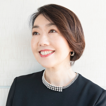 モダンでシックで、モード。50代を輝かせる『ジョージ ジェンセン』の新作ジュエリー【ウェブエクラ編集長シオヤの「あら、素敵☆ 手帖」#36】