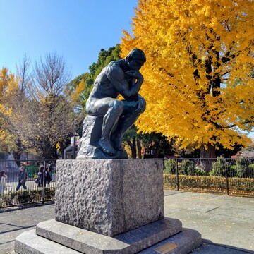 スカーフスタイルで紅葉の上野&老舗グルメ