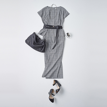 スキャパのモノトーンセットアップで初夏のシーン別着回し