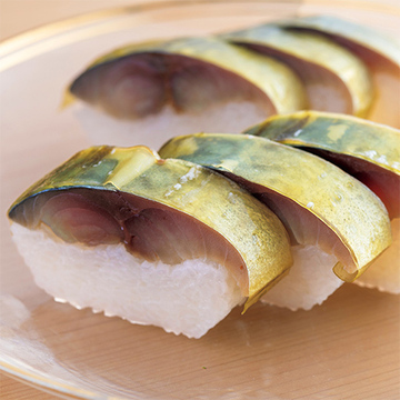 一口食べれば感動必至！祇園 にしむらの名物「鯖寿し」【一流店の美味をお取り寄せ〈京都編〉】