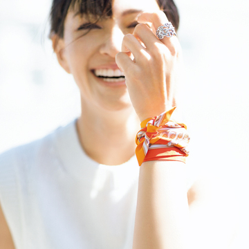 【50代のエルメス】顔映え上々！最新スカーフを一点投入するだけでおしゃれを格上げ