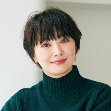 抜け感を演出したマッシュショートで、ニュアンスを楽しんで【50代髪型・ヘアスタイル】