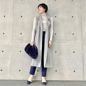 薄手ニット＋ロングジレで秋の装い