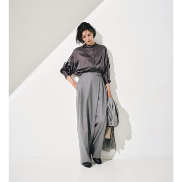 大人の余裕を感じさせるグレーのグラデーションコーデは素材の質感でしゃれ感アップ！最高気温21℃｜10/20(金)【50代の毎日コーデ】