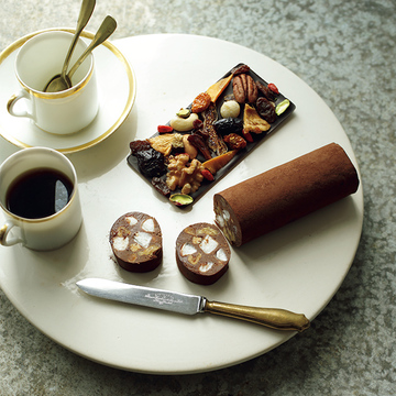 ナッツ＆ドライフルーツ入りの「上質チョコレート」で優雅なティータイムを！【15時のショコラ】