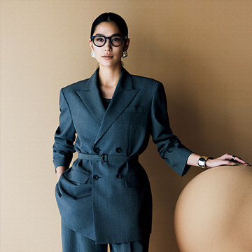 全身を美しく見せてくれる「オブリオ」のダブルジャケット【NEOエグゼスタイル】