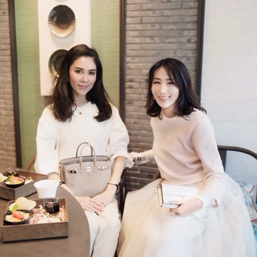 ZARAの短丈ニットでラグジュアリーなホテルランチ