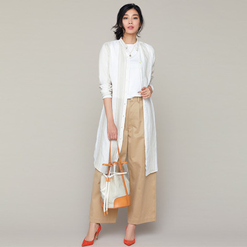 パンツ重ねが今旬ルール！ レイヤード技が光る“ロングシャツコーデ”4