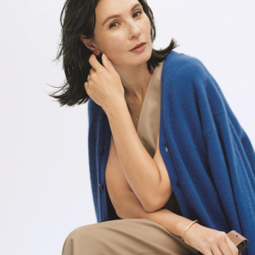 暖色と寒色のミックスで冬のシンプルコーデが新鮮に映える！気温11℃｜1/21(水)【50代の毎日コーデ】