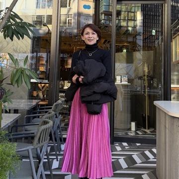 今年初のお出かけは、ピンクコーデでエスニック新年会