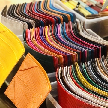 コブラの革でサンダルをオーダー❤️