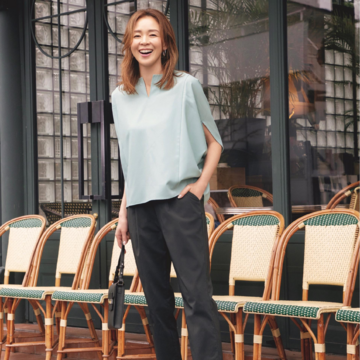 ミントグリーンのブラウスを主役にして夏のワンツーコーデの清涼感をアップ！最低気温26℃｜8/3(日)【50代の毎日コーデ】