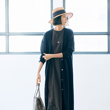 【大人の着やせルール】ワンピース＋ロングカーディガンで直線コーデ
