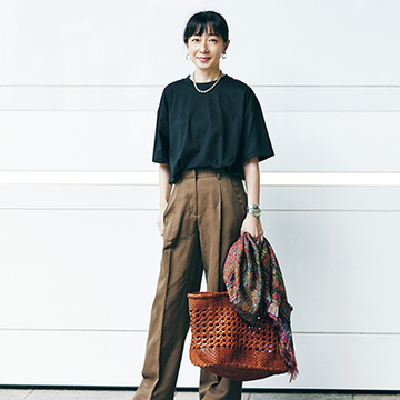 Tシャツ×ハイウエストパンツで腰高＆下半身すっきり見え！【おしゃれな人は今、Tシャツに何合わせてる？】