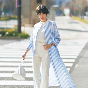 マディソンブルーの白デニムは、足首がのぞくラフなすそがしゃれ見え！