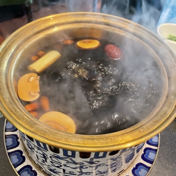 【歳下女友達と表参道ランチ】きのこ鍋専門店に行ってきました