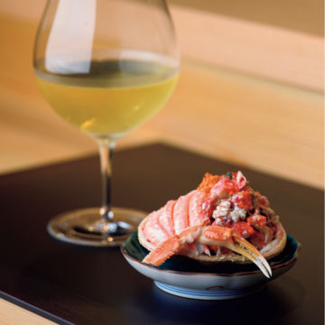 『鮨一誠』甘エビ、バイ貝……冬限定のネタをワインと【“軽やかな”和食で、金沢の口福時間】