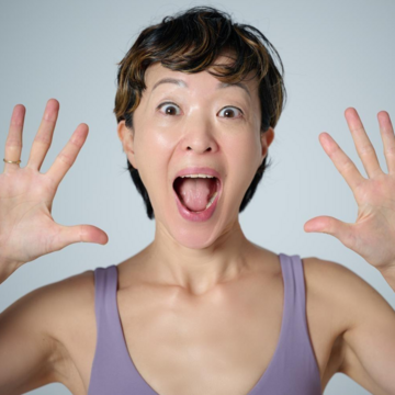 固まった表情筋をストレッチでほぐして顔全体についた贅肉を退治【顔ピラティスで脱・ドンヨリ顔】