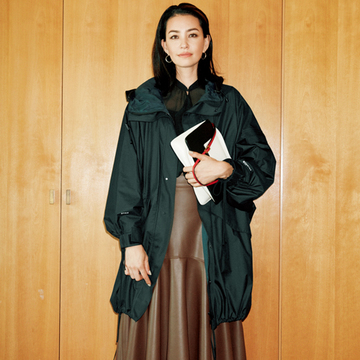 モード感のある甘さなら大人が着てもイタくない【村山佳世子さんの最旬コーデ】