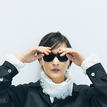 【富岡佳子「おしゃれの冒険の旅」vol.5】サングラスは感度の高さで選ぶ