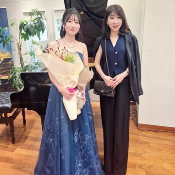 【E by e'clat】名品の美脚パンツで娘のリサイタルへ